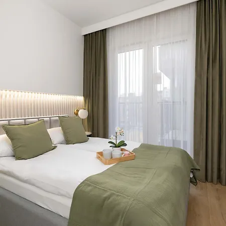 Stylish With Balcony Near Old Town By Renters