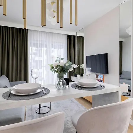 アパート Stylish With Balcony Near Old Town By Renters クラクフ