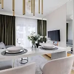 Lägenhet Stylish With Balcony Near Old Town By Renters Kraków