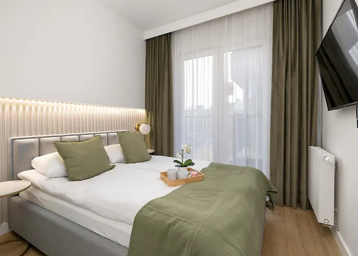 Stylish With Balcony Near Old Town By Renters