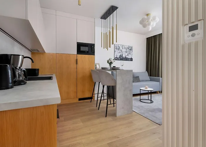 Stylish With Balcony Near Old Town By Renters Kraków