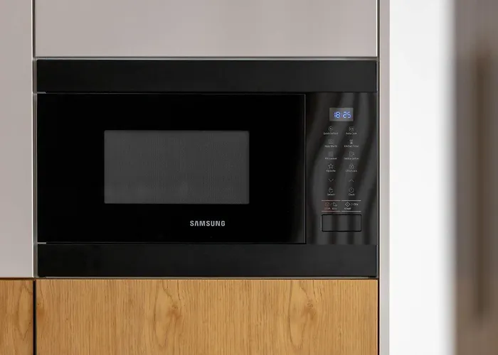 Stylish With Balcony Near Old Town By Renters Apartament Kraków