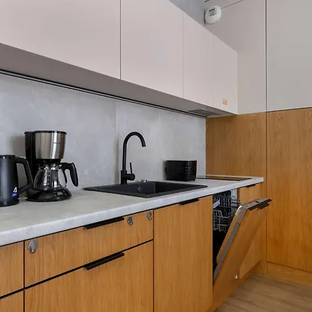 Stylish With Balcony Near Old Town By Renters Apartman Krakkó